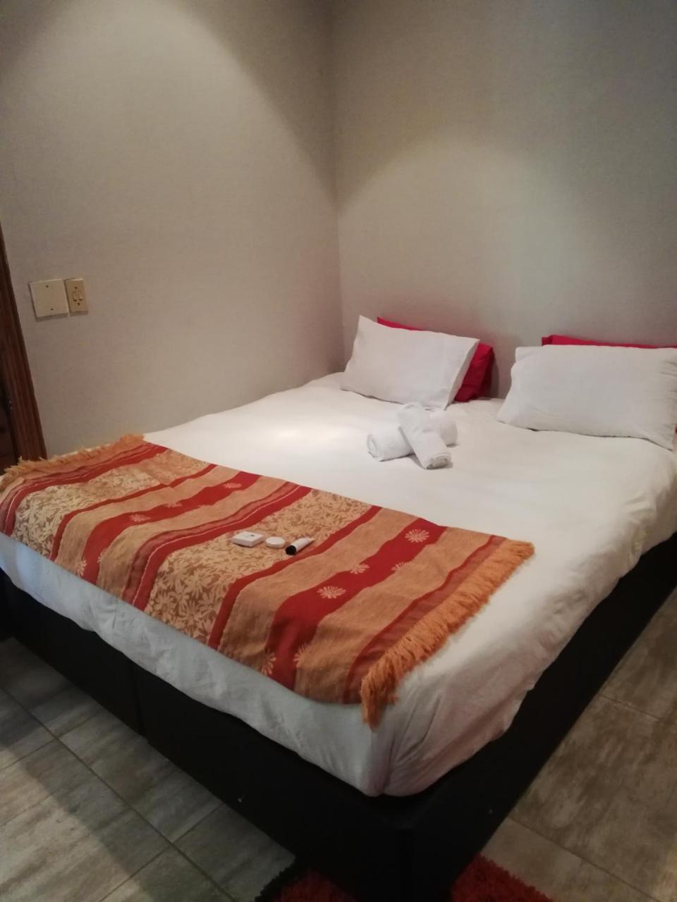 Green On Minni Guest House Pretoria Luaran gambar