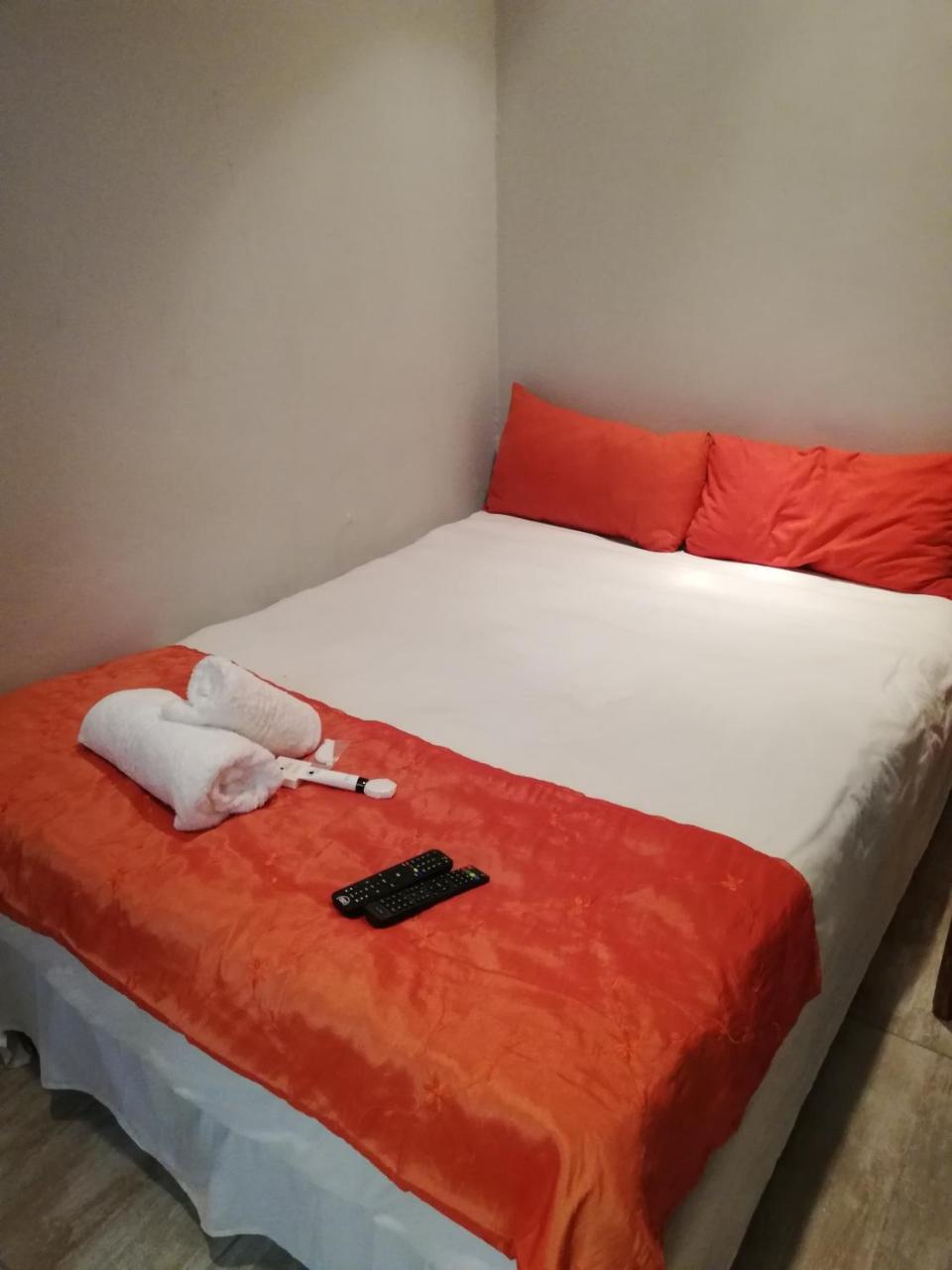 Green On Minni Guest House Pretoria Luaran gambar